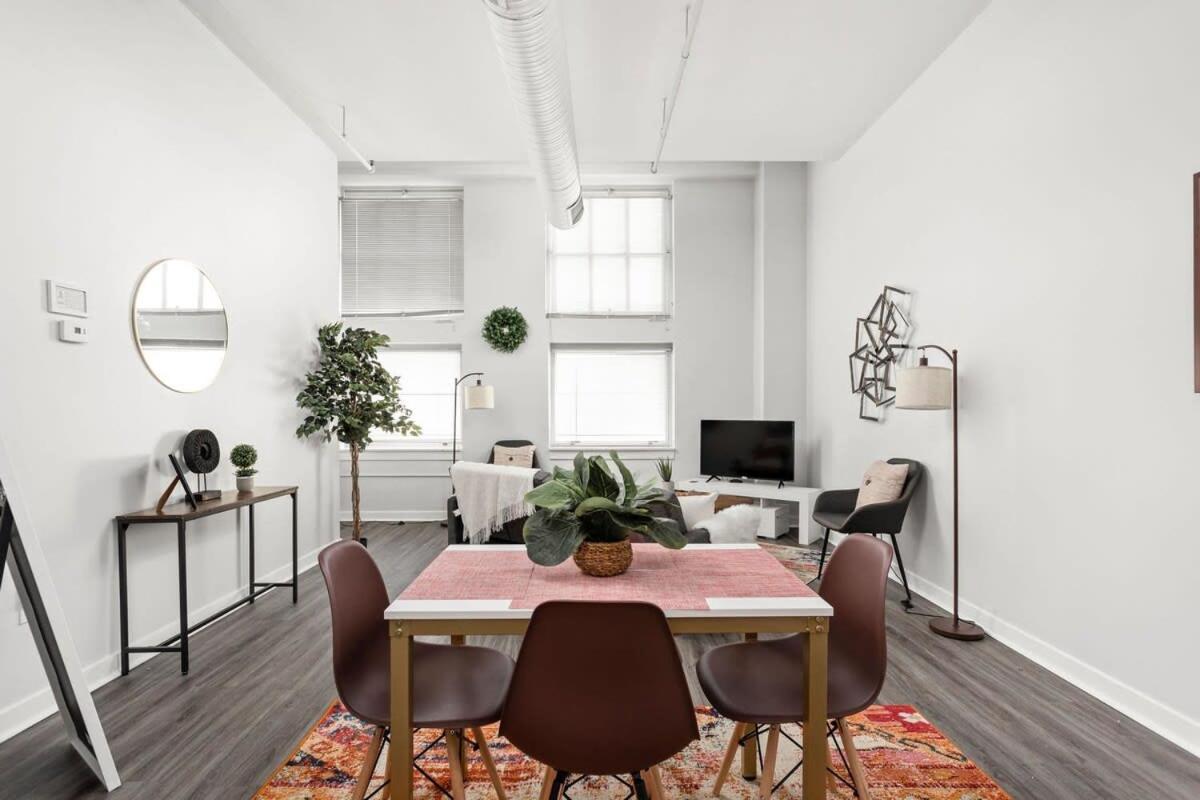 Modern Downtown Apartment 2Br 2Ba By Cozysuites Indianapolis Buitenkant foto