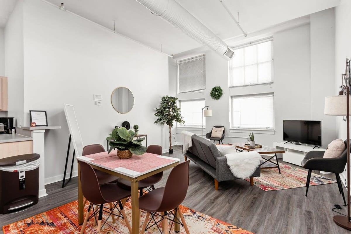 Modern Downtown Apartment 2Br 2Ba By Cozysuites Indianapolis Buitenkant foto