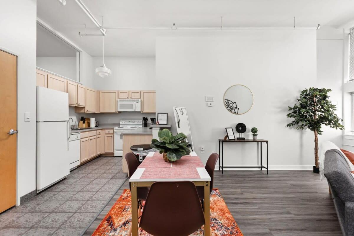 Modern Downtown Apartment 2Br 2Ba By Cozysuites Indianapolis Buitenkant foto