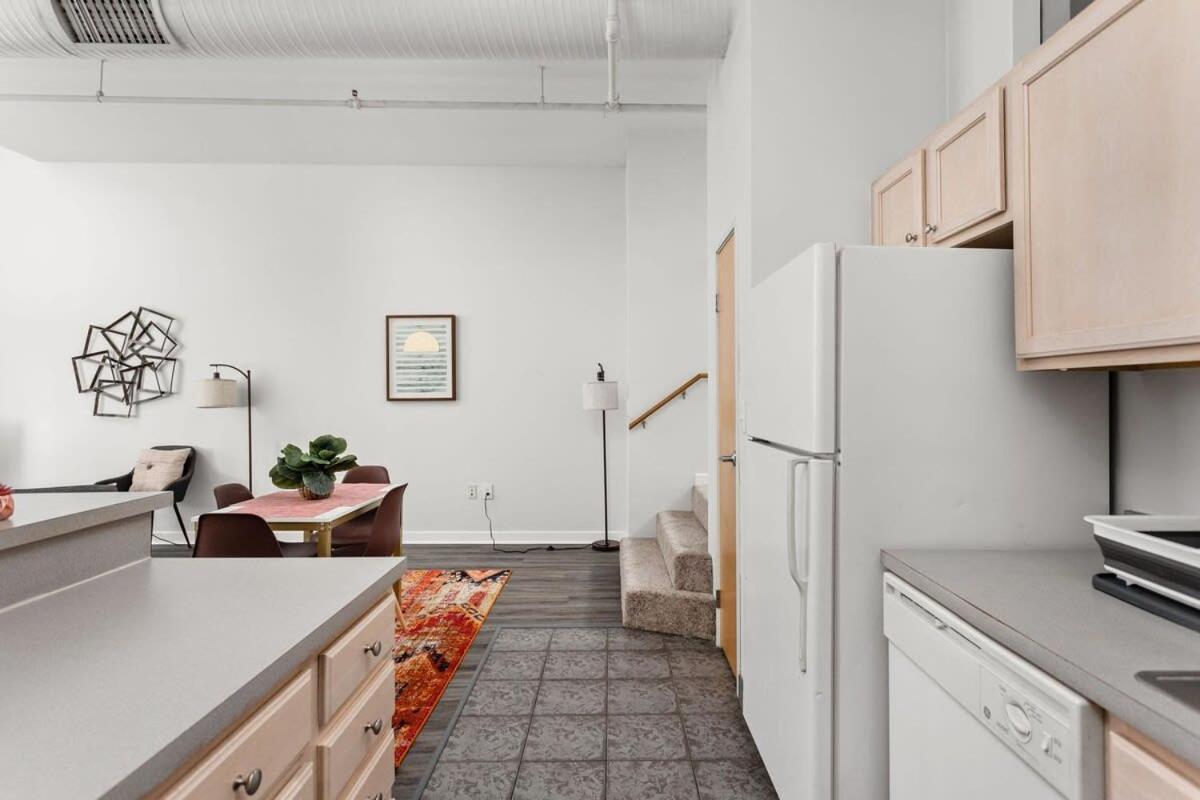 Modern Downtown Apartment 2Br 2Ba By Cozysuites Indianapolis Buitenkant foto
