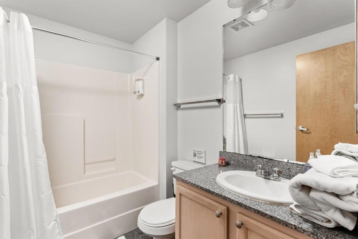 Modern Downtown Apartment 2Br 2Ba By Cozysuites Indianapolis Buitenkant foto