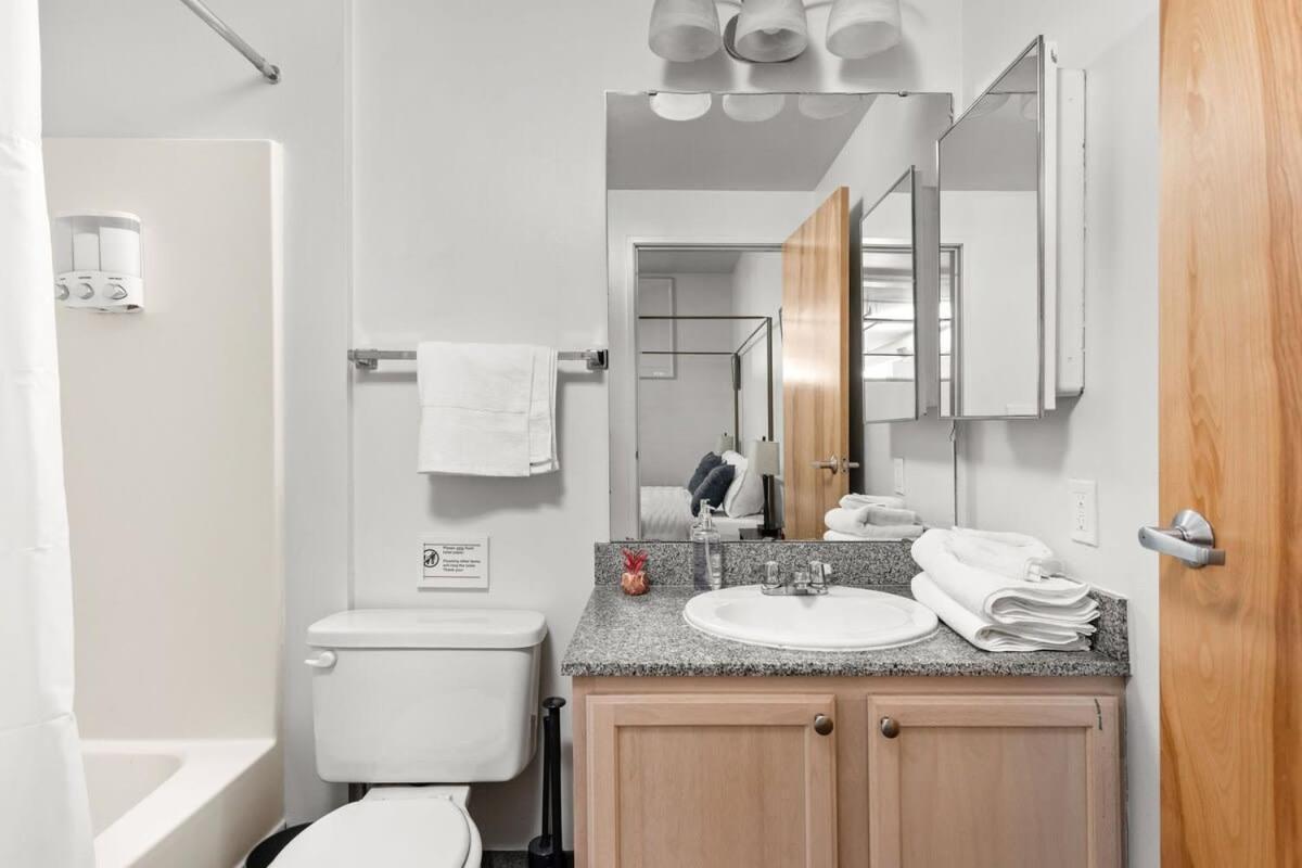 Modern Downtown Apartment 2Br 2Ba By Cozysuites Indianapolis Buitenkant foto